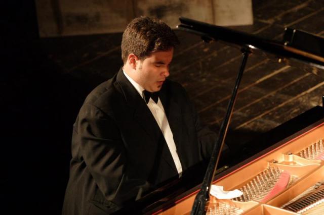 il pianista Marco Grilli